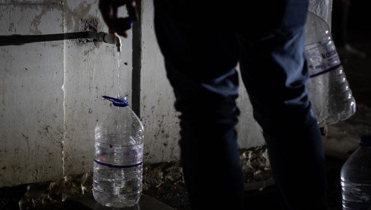 Ankara’da kesintiler nedeniyle su ihtiyacı çevredeki çeşmelerden karşılanıyor