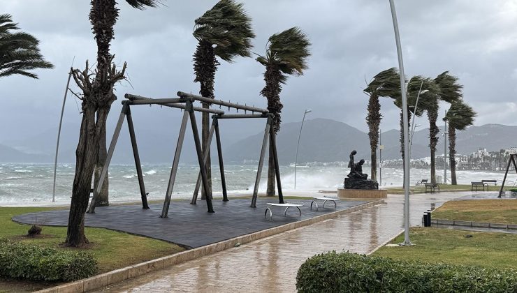 Denizlerde fırtına, Kocaeli ve Sakarya için kuvvetli yağış uyarısı