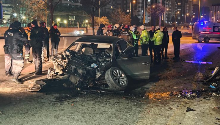 Otomobil önce bariyere ardından da minibüse çarptı: 1 ölü, 2 yaralı