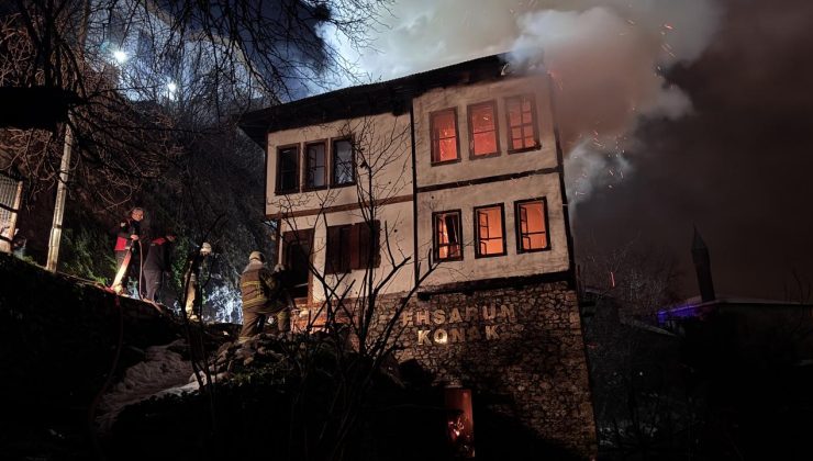 Karabük’te 200 yıllık tarihi konak yandı