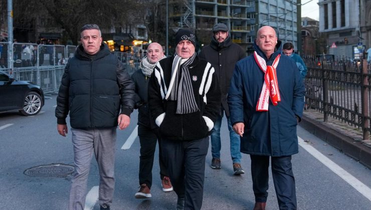 Spor camiası da Filistin’e destek için Galata Köprüsü’ndeydi