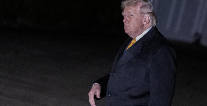 Trump’ın sosyal medyasından Obama ailesine yönelik “ırkçı” paylaşım kaldırıldı