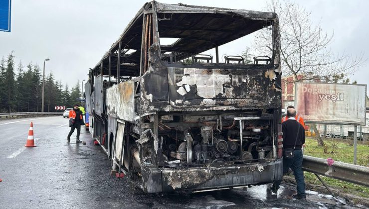 Anadolu Otoyolu’nda yolcu otobüsü alevlere teslim oldu