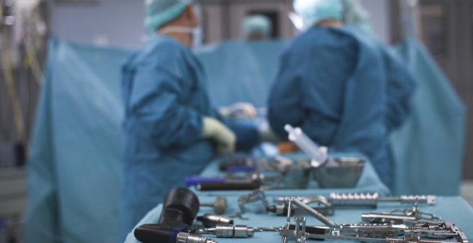 Belçika’da ameliyatta ses kontrollü yapay zeka asistanı kullanıldı