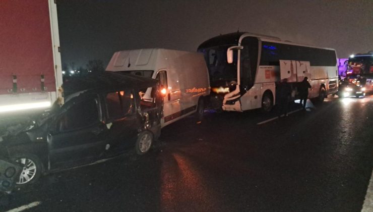 Anadolu Otoyolu’nda zincirleme kaza: 6 yaralı