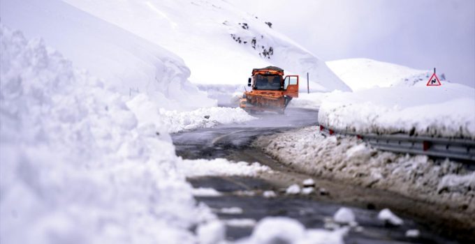 Ardahan-Şavşat kara yolu tipi nedeniyle tır geçişine kapatıldı