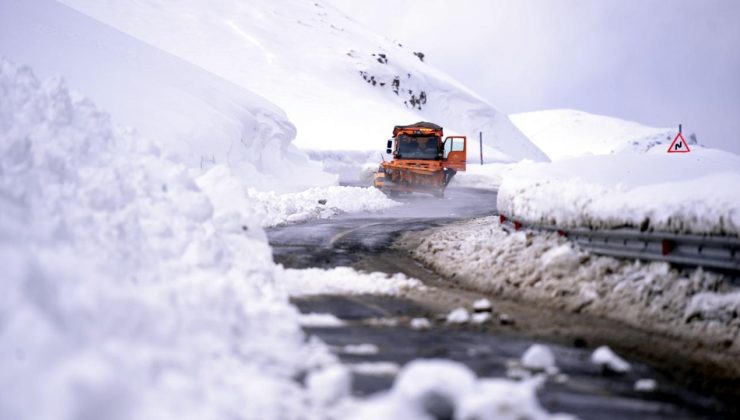 Ardahan-Şavşat kara yolu tipi nedeniyle tır geçişine kapatıldı