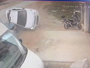 14 yaşındaki ehliyetsiz sürücü park halindeki araçlara çarptı: 8 yaralı