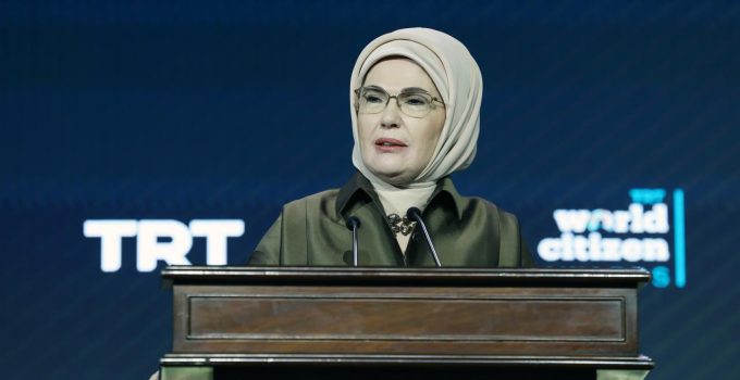 Mazlumlara ses olmaya devam edelim