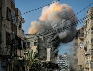 Soykırımcı İsrail, Gazze’de ateşkesin ikinci aşamasının başlamasına rağmen ihlallerini sürdürüyor