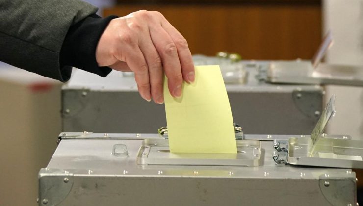 Japonya erken genel seçim için sandık başına gitti