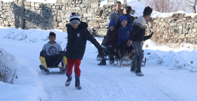 2 ilde eğitime kar engeli