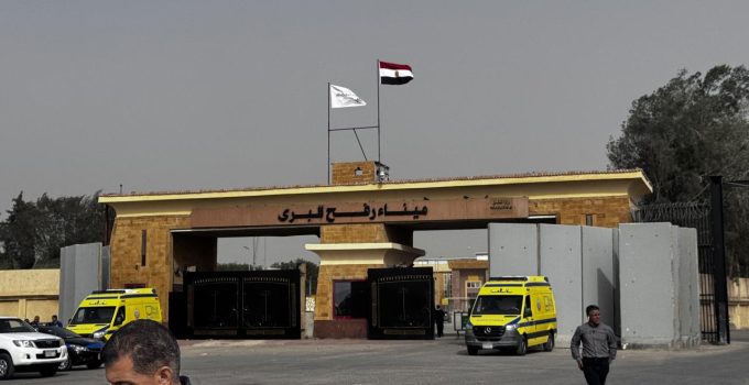 BM: Refah Sınır Kapısı üzerinden şu anda sadece insanların geçişine izin veriliyor