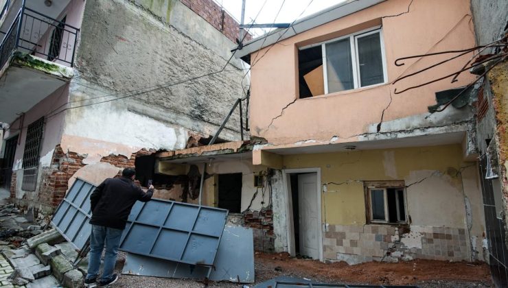 İzmir’de tünel inşaatında evleri zarar gören mahalleliden belediyeye tepki
