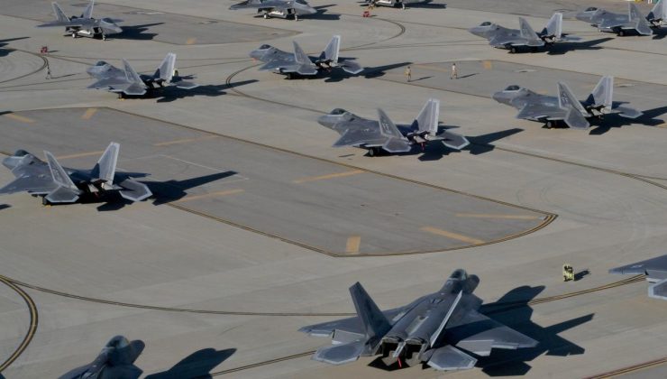 WP: ABD, İran ile 2. tur görüşmelerden bu yana bölgeye yakın 150 uçak daha kaydırdı