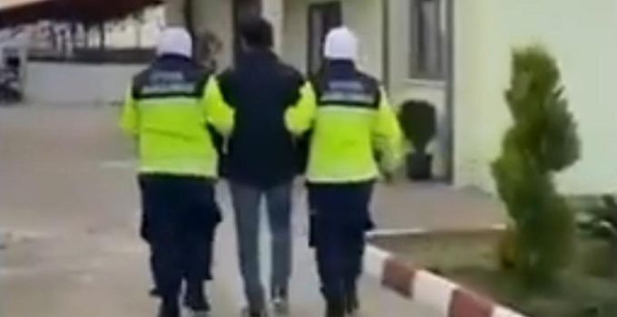 Hatay’da hız sınırını aşan motosiklet sürücüsü yakalandı