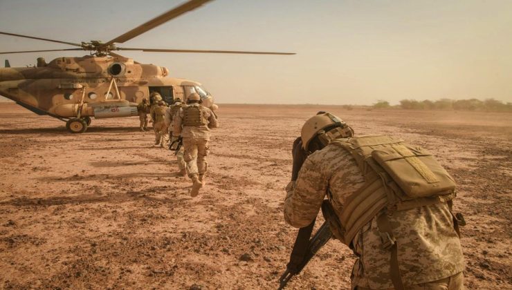 Eski CENTCOM Komutanı McKenzie’ye göre, ABD İran’da “kara harekatını yıllardır değerlendiriyor”