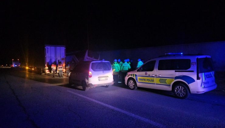 Erzincan’da otobüs yoldan çıktı – Son Dakika Haberleri