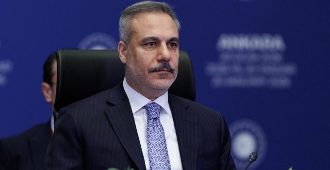 Bakan Fidan, ABD’li ara bulucularla görüştü