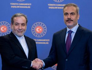 Bakan Fidan, Arakçi ile görüştü