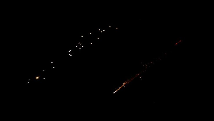 İran ordusu: ABD ile İsrail’in 500 askeri noktasına saldırı düzenlendi