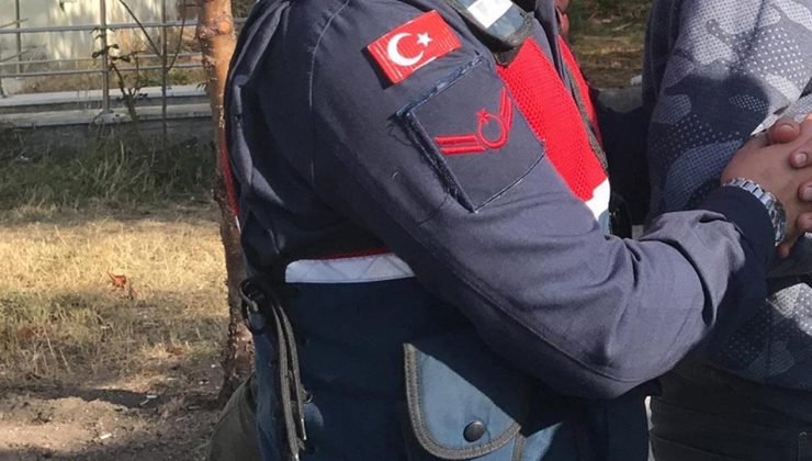 Hükümlü, jandarmanın ikna çalışmasıyla sınırda teslim oldu