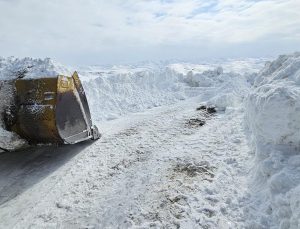 Doğu’da karla mücadele sürüyor: 198 yol kapalı