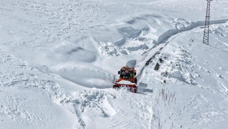 Doğuda kış geri döndü: 82 yol ulaşıma kapandı