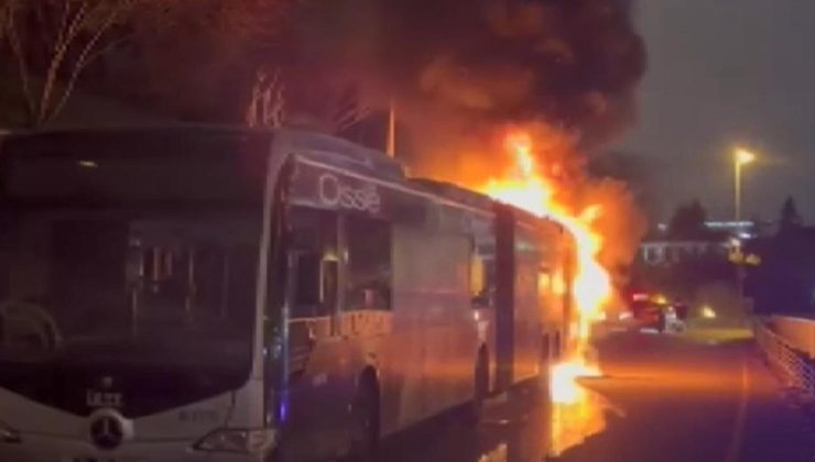 İstanbul’da metrobüsün motorunda yangın – Son Dakika Haberleri