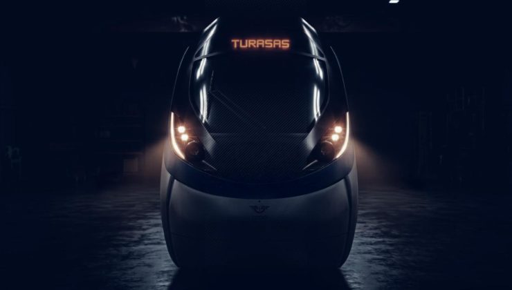 Türkiye’nin ilk milli elektrikli hızlı treni raylara iniyor