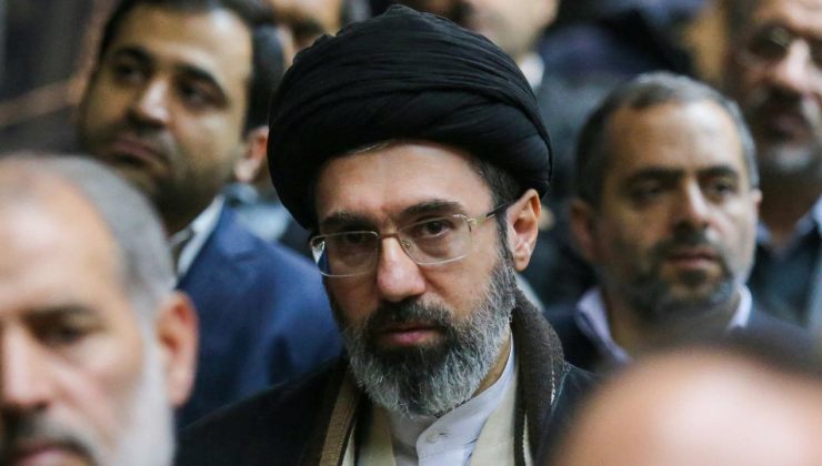 Başkent Tahran’da bir kez daha yeni lidere bağlılık töreni düzenlendi