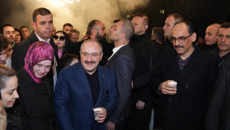 TBMM Sanayi Komisyonu Başkanı Varank, Ankara’da vatandaşlarla sahurda buluştu