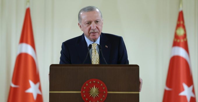 Cumhurbaşkanı Erdoğan, Buz Hokeyi Erkekler A Milli Takımı’nı tebrik etti