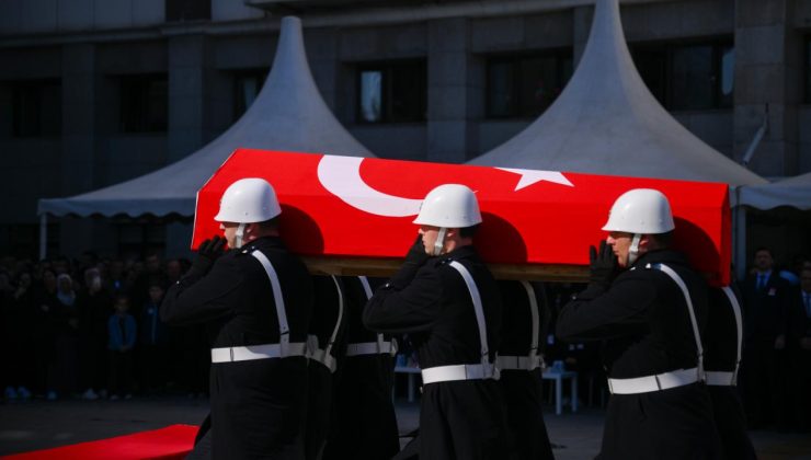İstanbul’da kazada şehit olan polisimiz son yolculuğuna uğurlandı