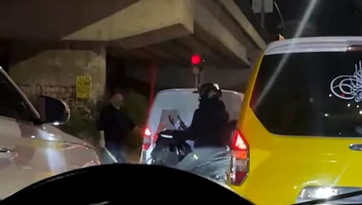 Tartıştığı sürücünün aracına sopayla giden taksici tutuklandı