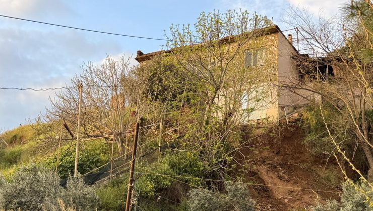 Aydın’da toprak kayması: 3 ev tahliye edildi