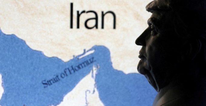 Trump: ABD donanması Hürmüz Boğazı’ndan geçen gemilere “yakında” eşlik etmeye başlayacak