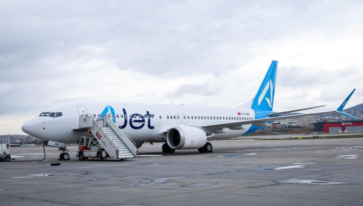 Uçakta “canlı bomba” şakası yapan yolcuya hapis cezası