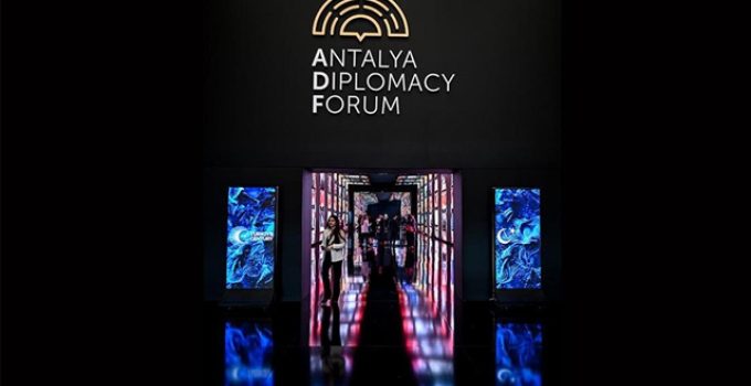 Türkiye ADF’de adil bir dünya için diplomasinin önemine dikkati çekiyor