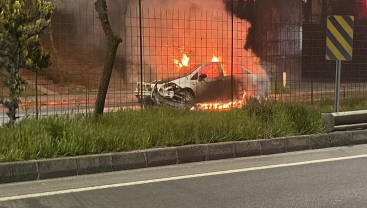 Otomobil, kaza sonrası alev topuna döndü