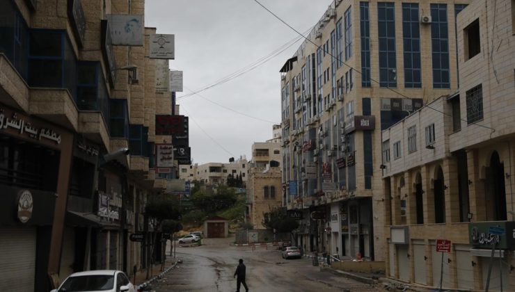 İşgalci İsrail, Hamursuz Bayramı bahanesiyle El Halil’de bazı mahallelerde sokağa çıkma yasağı uyguluyor