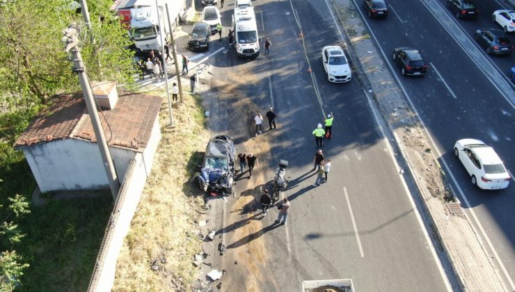 İzmir’de freni patlayan tır karşı şeride geçti
