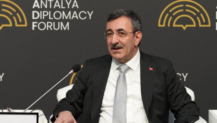 Diplomasiyi her şeyin üstünde tutuyoruz