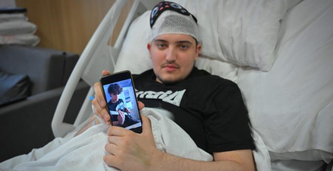 Beyin tümörü tedavisini tamamlayan Efe üniversite yolunda