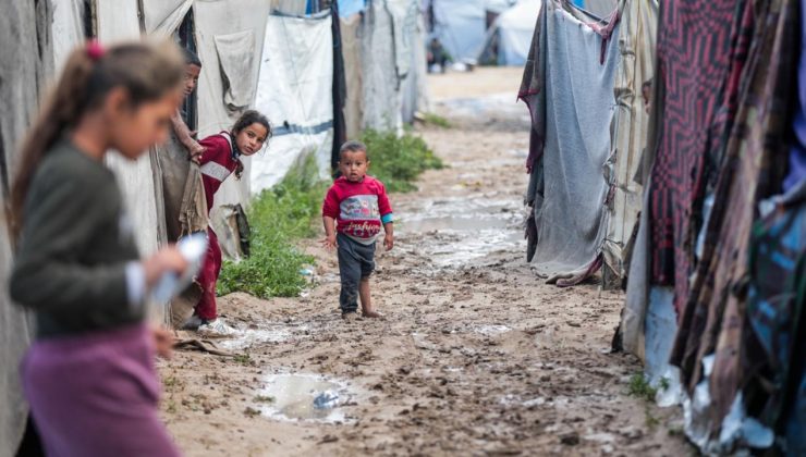 Soykırımcı İsrail’in ablukası altındaki Gazze’de ekmek krizi yaşanıyor