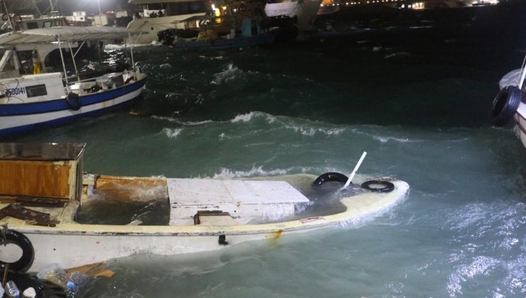 Hatay’da fırtına: Tekneler battı, çatılar uçtu, ağaçlar devrildi