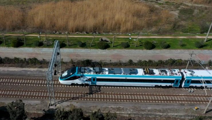 Türkiye’nin ilk hızlı treni saatte 225 kilometre hıza ulaştı