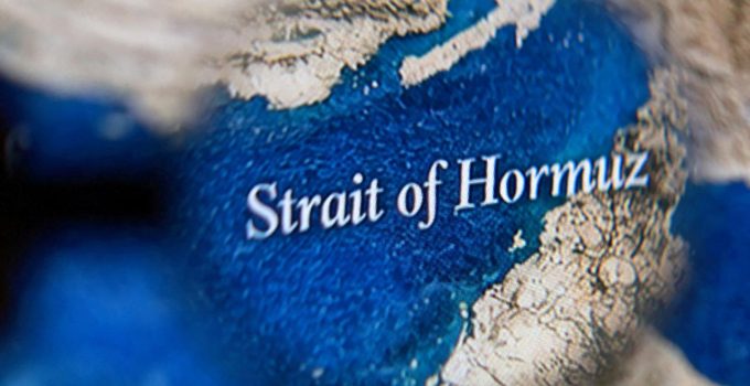 Hürmüz Boğazı’nda üç gemiye ateş açıldı