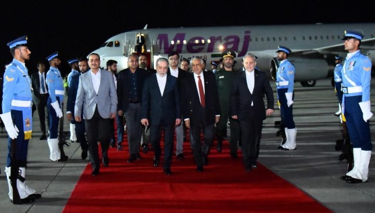 Arakçi, Pakistan Genelkurmay Başkanı Munir ile İslamabad’da görüştü