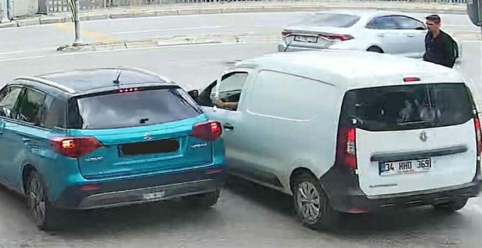 Trafikte beyzbol sopasıyla tehdit eden sürücüye 180 bin lira ceza